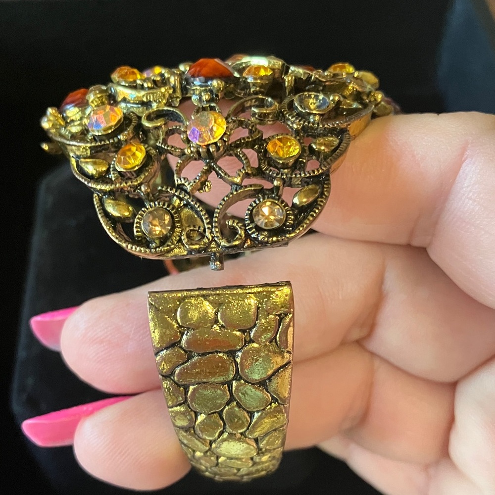 Vintage gold, tone, cuff, bracelet, brown, and Amber rhinestones - Picture 3 of 3